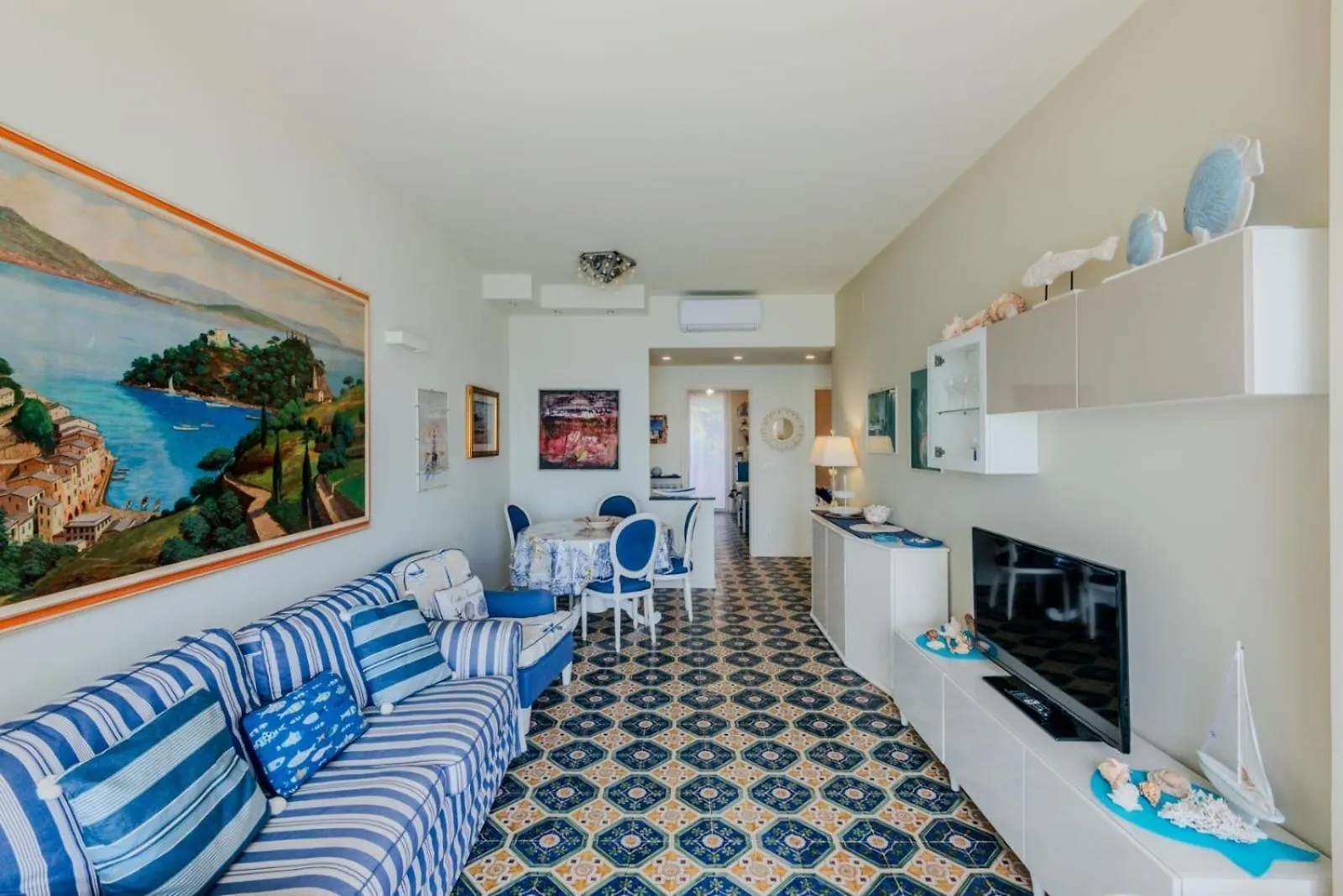 Oasi - Trilocale Elegante Con Balcone Vista Mare - Accesso Diretto Alla Spiaggia Varigotti 0*,  Italy